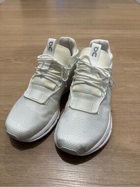 On Running Women's Cream/White Athletic Running Sneakers